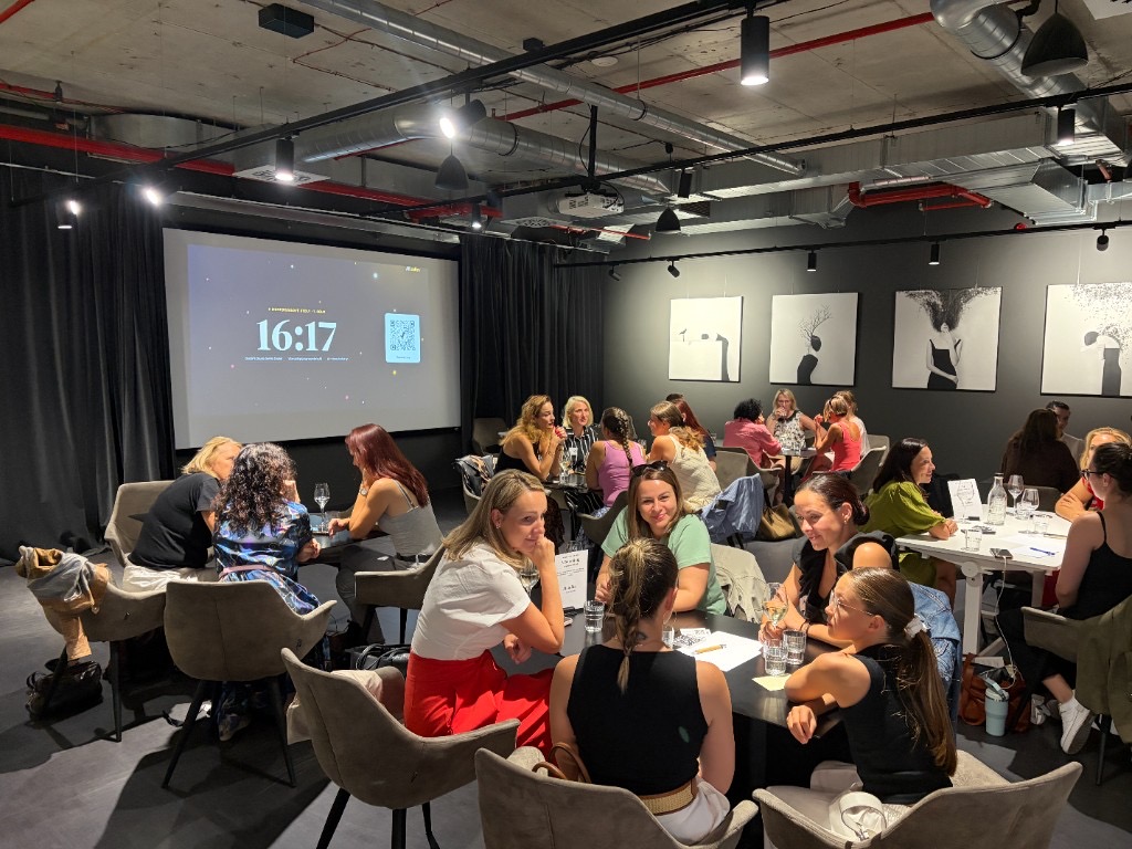 AI Ladies Night — rozhovory u stolů