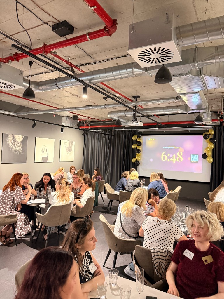 AI Ladies Night — networking u kulatých stolů